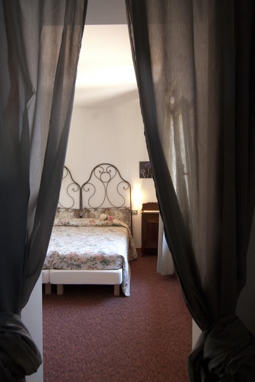 Hotel Mariano غارنانو الغرفة الصورة