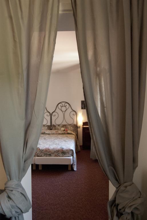 Hotel Mariano غارنانو الغرفة الصورة